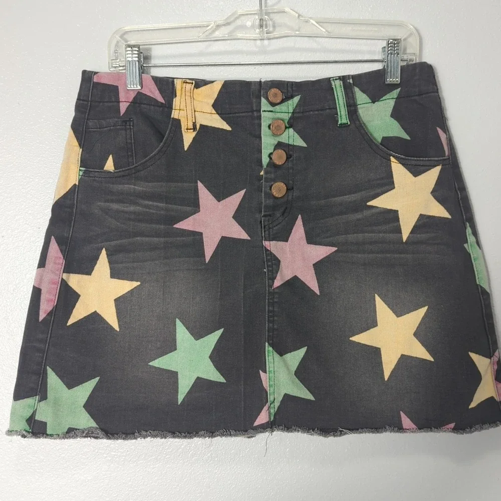 TOAST JEANS Juniors sz XL Button Front Lt Black Denim W/ Stars & Frayed Hem 165